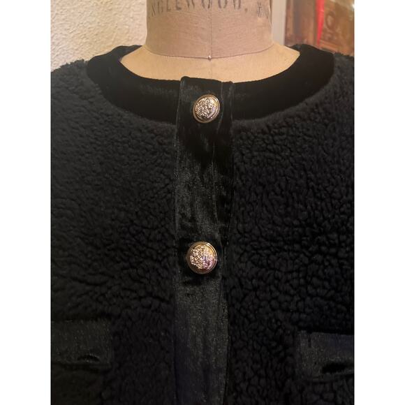 Women’s Black Fuzzy Faux Fur Velvet Trim Button Down Cardigan Sweater Size M - Picture 3 of 10
